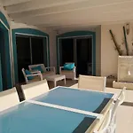 Surfintrip Academy&camp Hostel