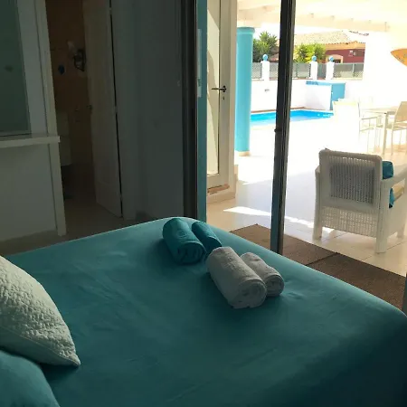 Vandrarhem Surfintrip Academy&camp Corralejo