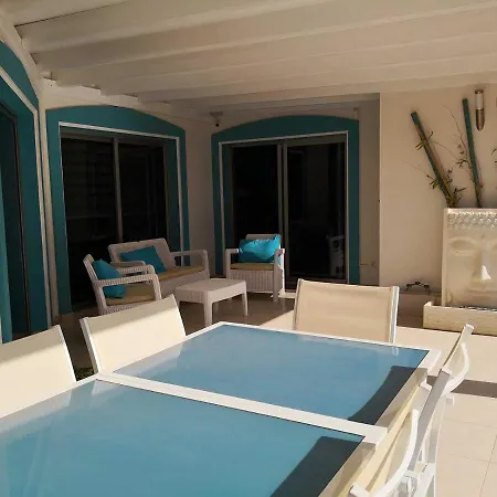 Surfintrip Academy&camp Hostel