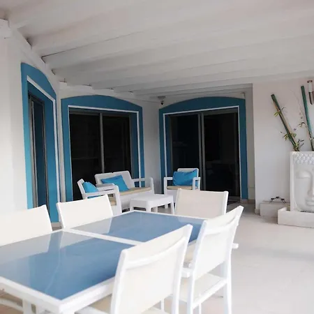 Surfintrip Academy&camp Hostel