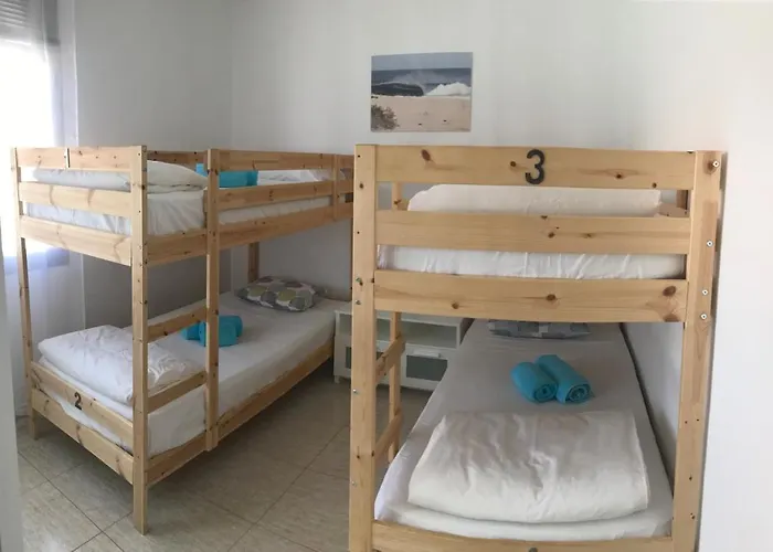 אכסניה Surfintrip Academy&camp