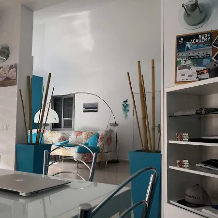 Хостел Surfintrip Academy&camp